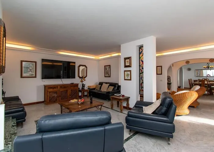 Skylight Wonderful 7 Bedroom Villa