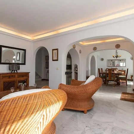 Skylight. Wonderful 6 Bedroom Villa.