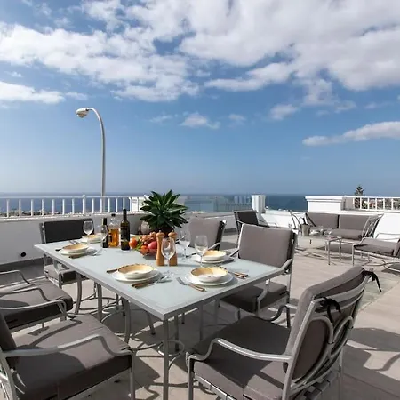 Skylight. Wonderful 6 Bedroom Villa. *