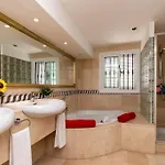 Skylight Wonderful 7 Bedroom ヴィラ