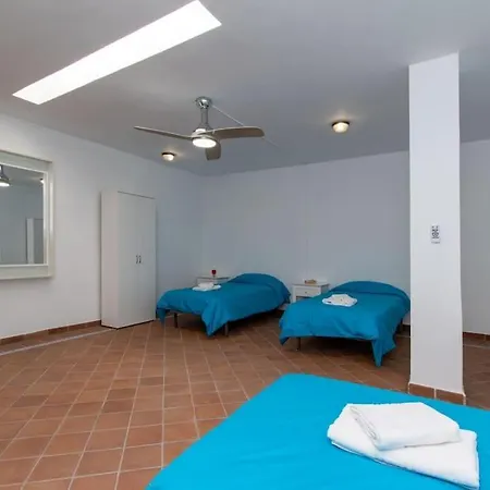 Вілла Skylight Wonderful 7 Bedroom Адехе