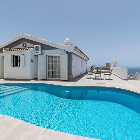 Skylight. Wonderful 6 Bedroom Villa.