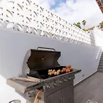 Вілла Skylight Wonderful 7 Bedroom *
