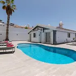 Вілла Skylight Wonderful 7 Bedroom *